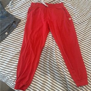 Vuori weekender joggers-RED